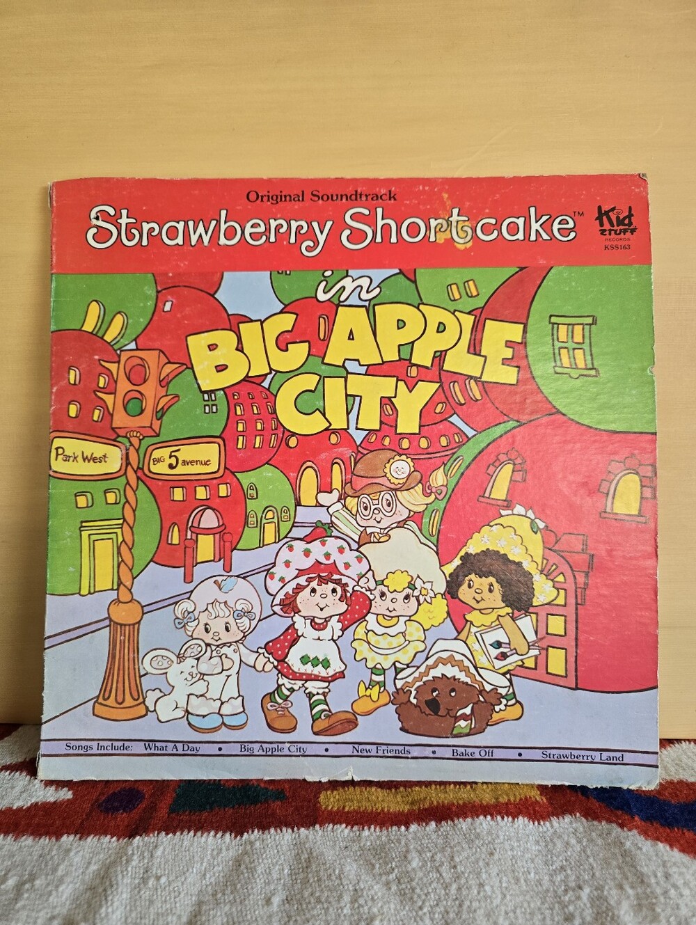 Vintage 1980 Original Soundtrack Strawberry Shortcake In Big Apple City Record